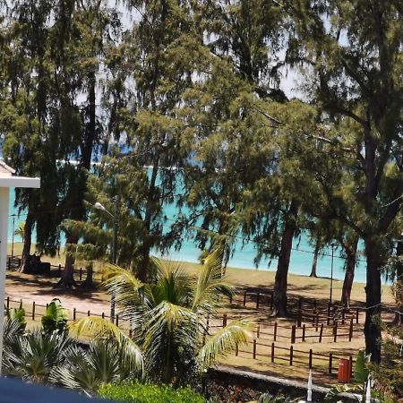 Rayon Vert Bleuphorie Beach Apartment Flic-en-Flacq Esterno foto