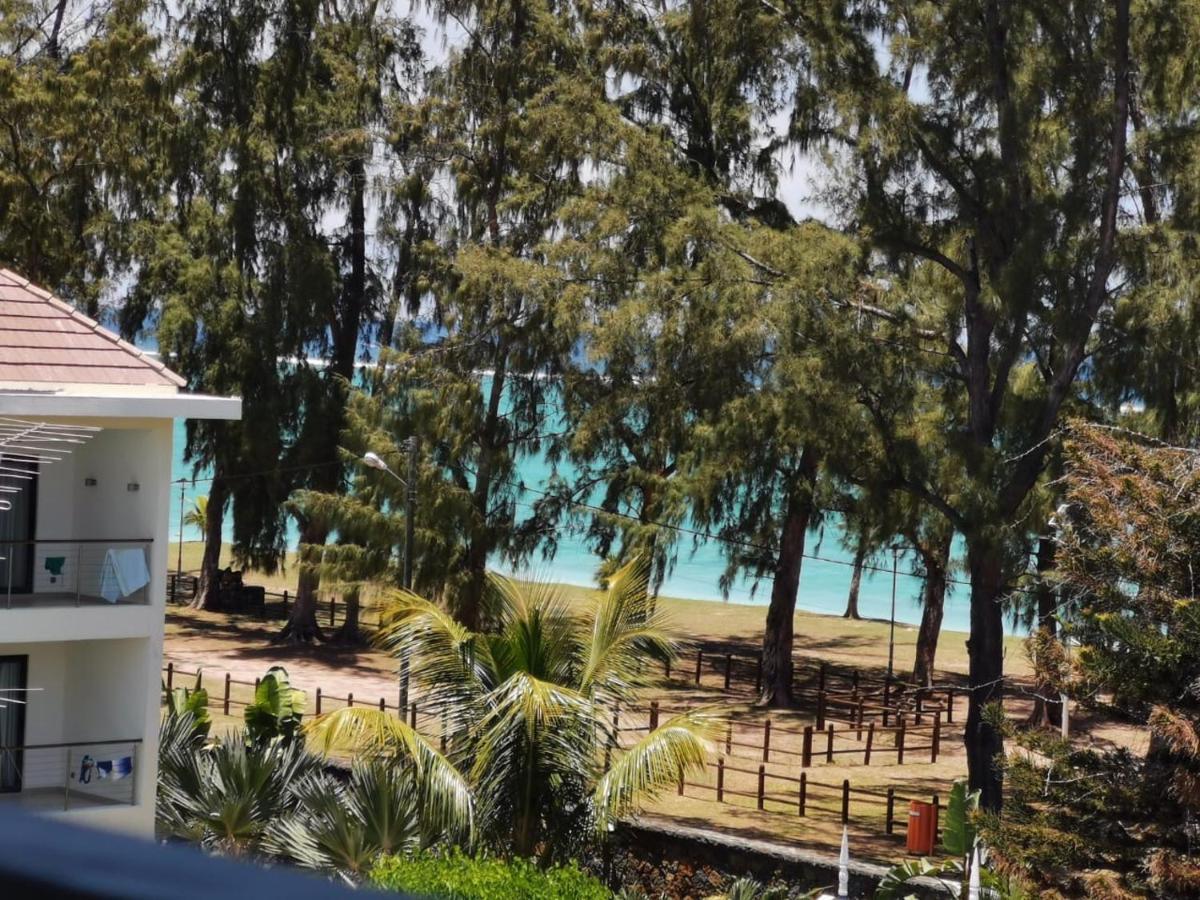Rayon Vert Bleuphorie Beach Apartment Flic-en-Flacq Esterno foto