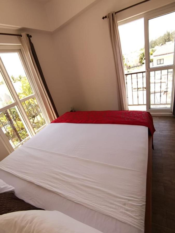 Rayon Vert Bleuphorie Beach Apartment Flic-en-Flacq Esterno foto