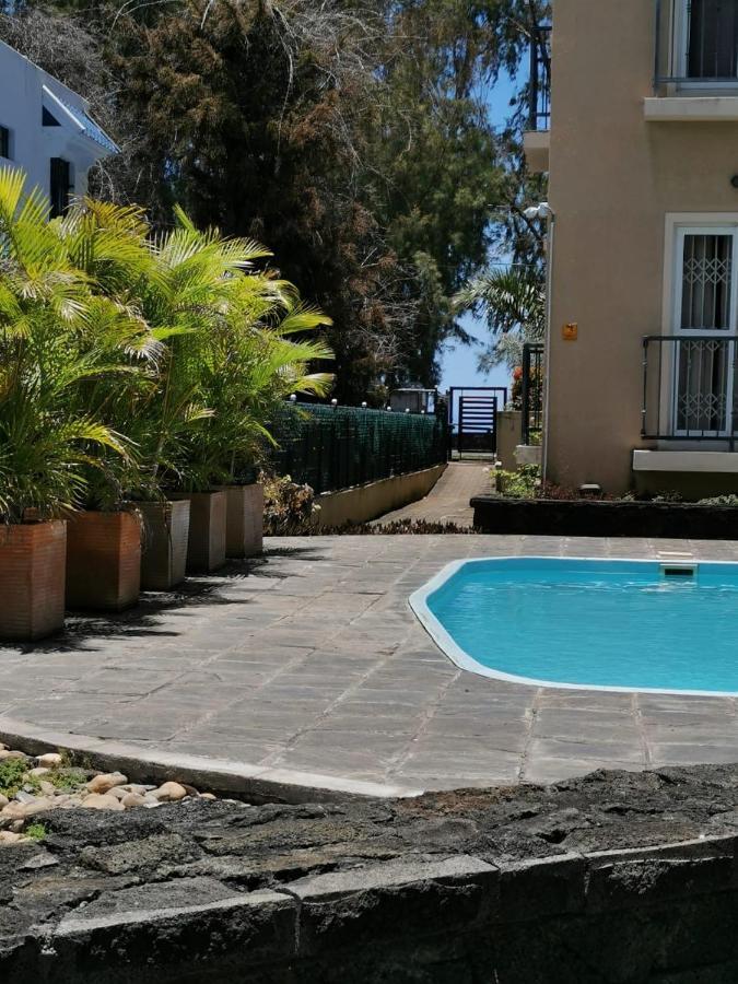 Rayon Vert Bleuphorie Beach Apartment Flic-en-Flacq Esterno foto